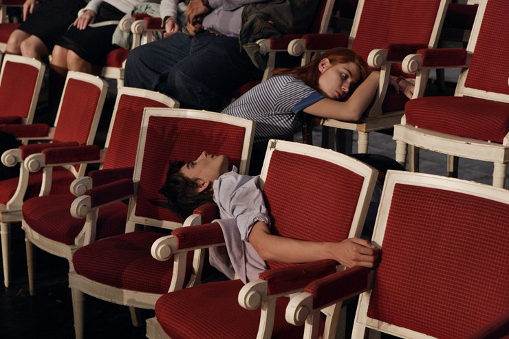 Aernout Mik_original